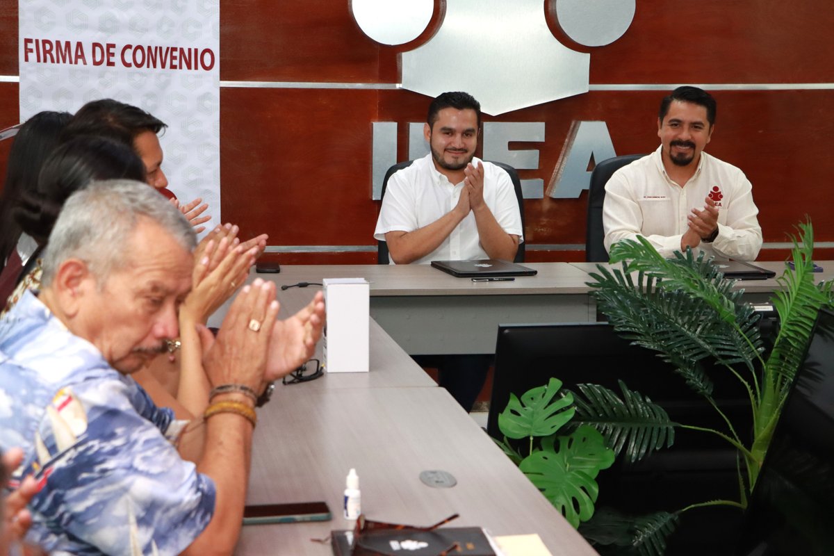 IEEA FIRMA CONVENIO CON INJUCAM A FAVOR DE LA EDUCACIÓN DE JÓVENES Y ADULTOS