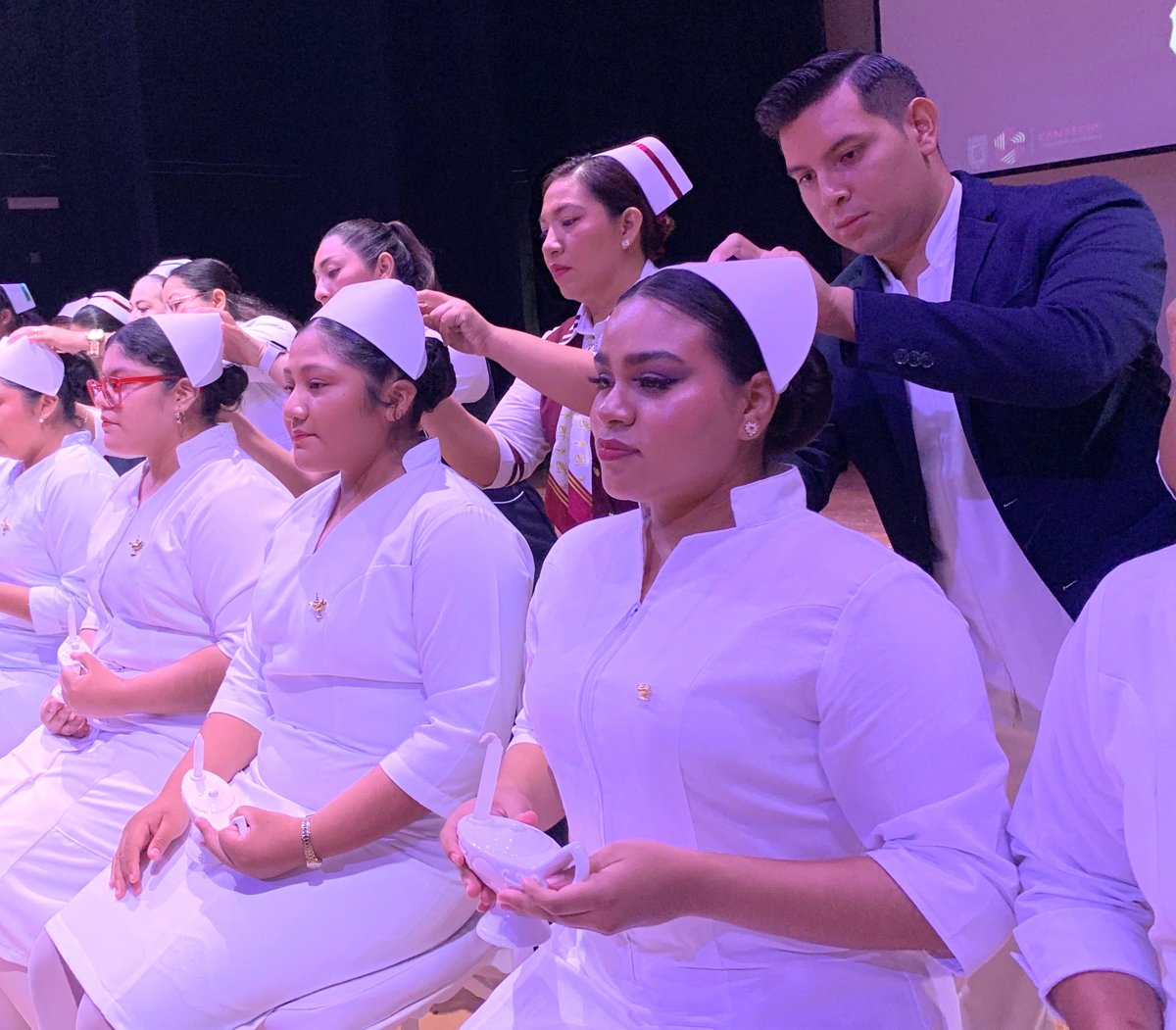 PROFESIONALIZA CECyTEC CERCA DE CIEN JÓVENES ENFERMERAS Y ENFERMEROS