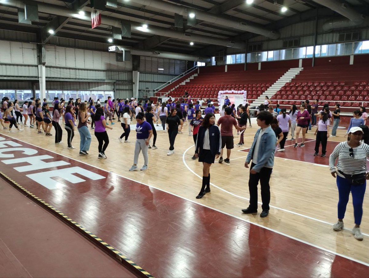 REALIZAN CLASE FITNESS Y DEFENSA PERSONAL, POR LAS MUJERES