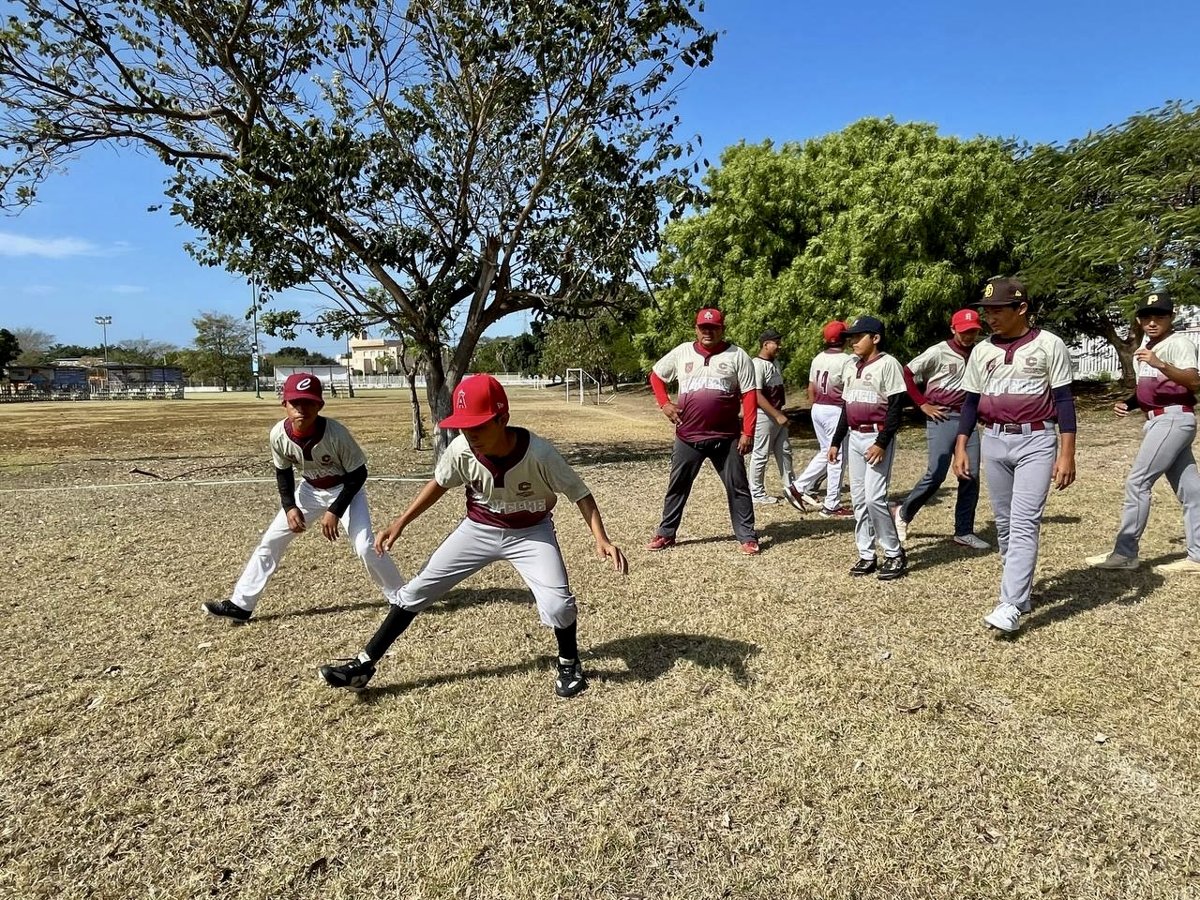 SELECCIÓN CAMPECHANA DE BÉISBOL 13-14 AÑOS SIGUE SU PREPARACIÓN RUMBO AL MACRO REGIONAL