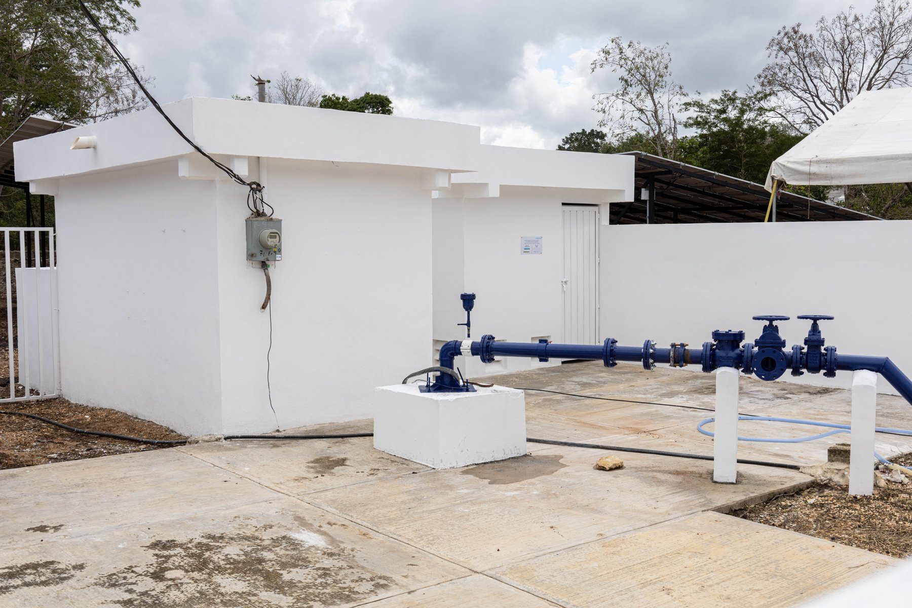 PANELES SOLARES REDUCEN COSTO DE BOMBEO DE AGUA EN COMUNIDADES
