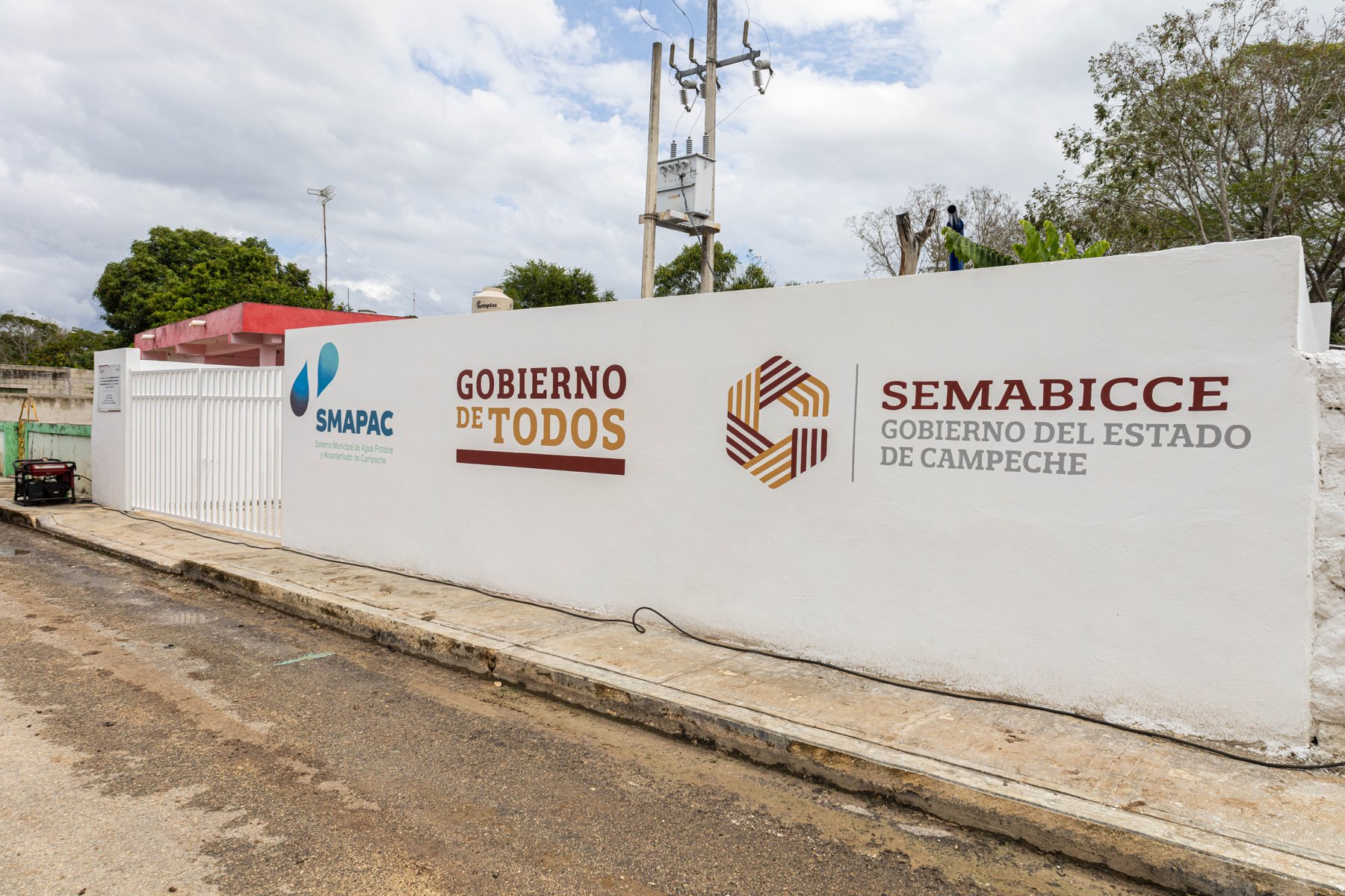 PANELES SOLARES REDUCEN COSTO DE BOMBEO DE AGUA EN COMUNIDADES