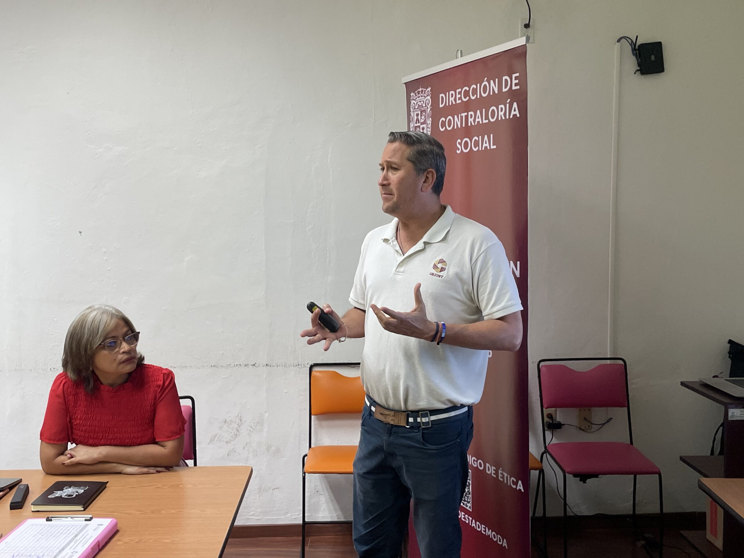 CAPACITAN A SERVIDORES PÚBLICOS QUE INTEGRAN LOS COMITÉS DE ÉTICA