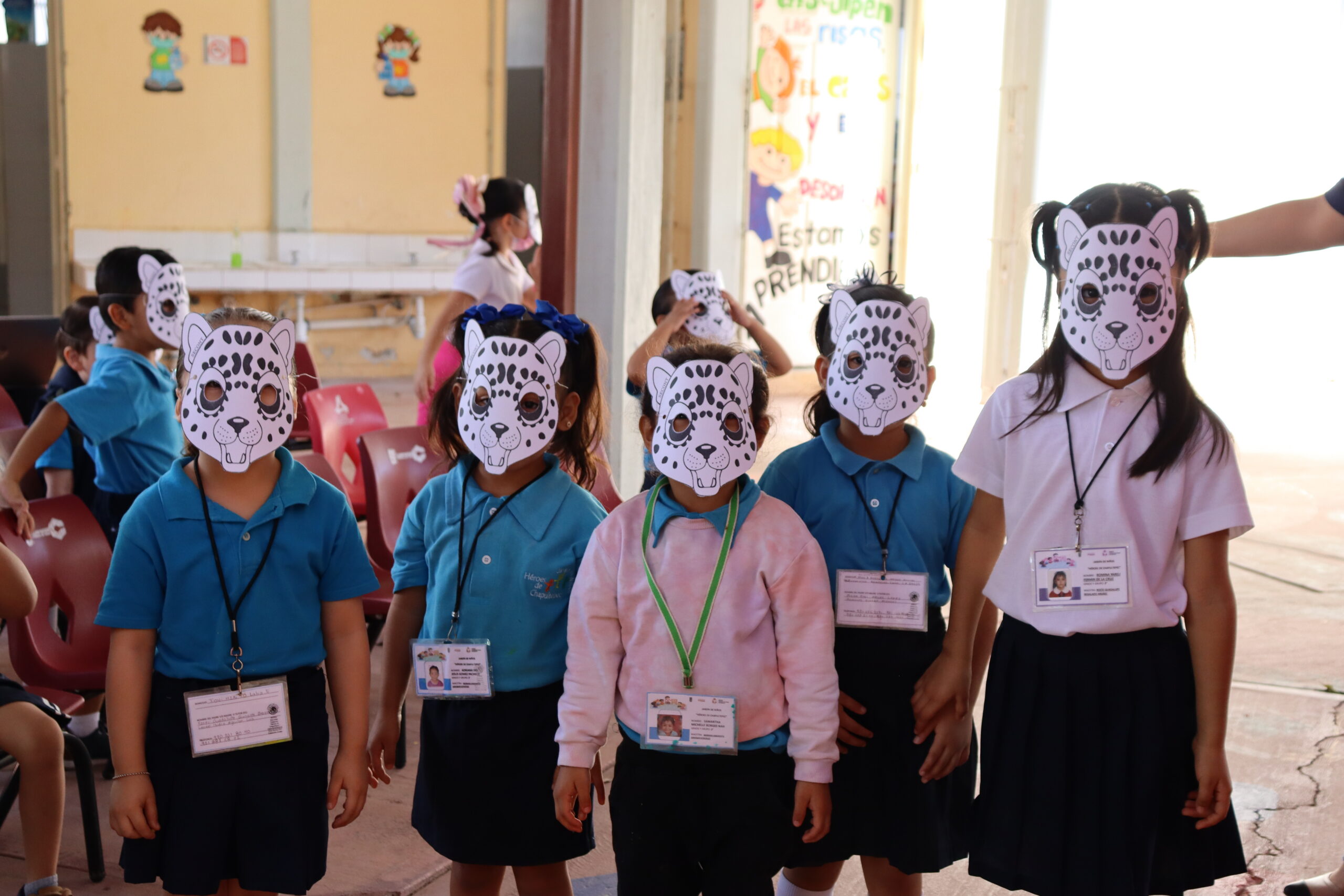 HUGO EL JAGUAR VISITA A NIÑOS DE PREESCOLAR