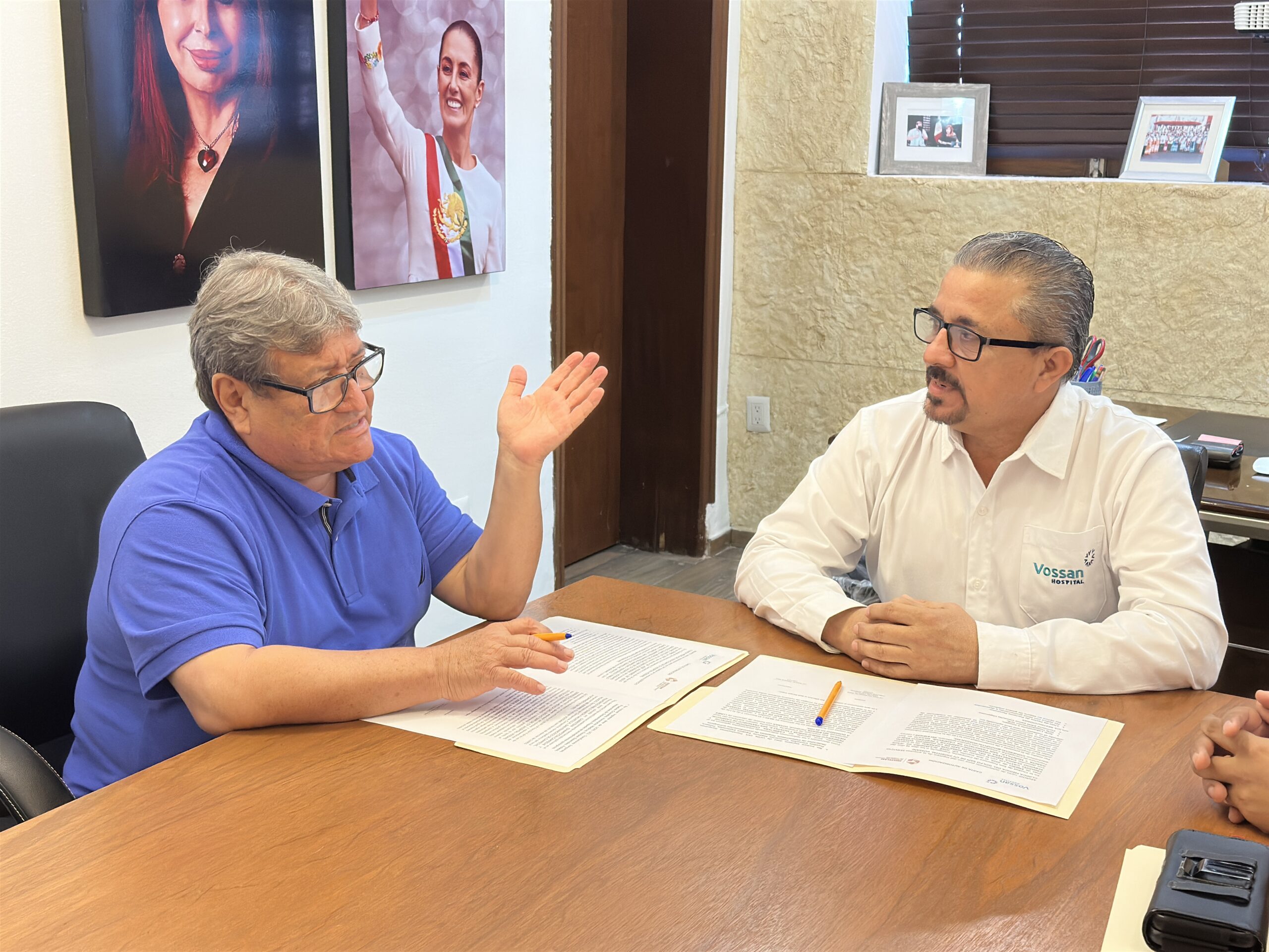 FIRMA DE CONVENIO ENTRE ISSSTECAM Y HOSPITAL VOSSAN