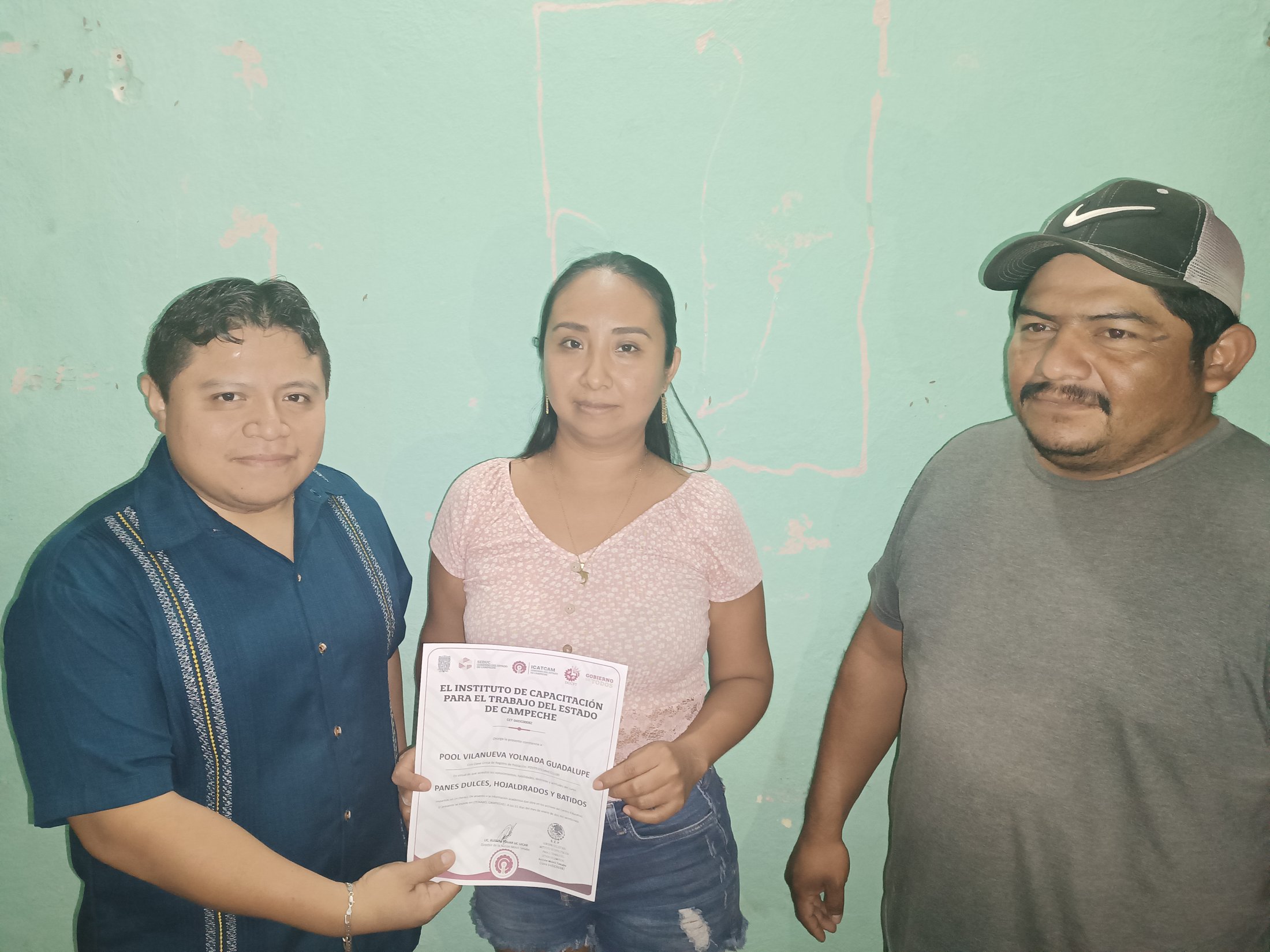 EL ICAT ACCION MOVIL TENABO REALIZA ENTREGA DE CONSTANCIAS A ALUMNOS QUE FINALIZARON LOS CURSOS CORRESPONDIENTES AL MES DE ENERO
