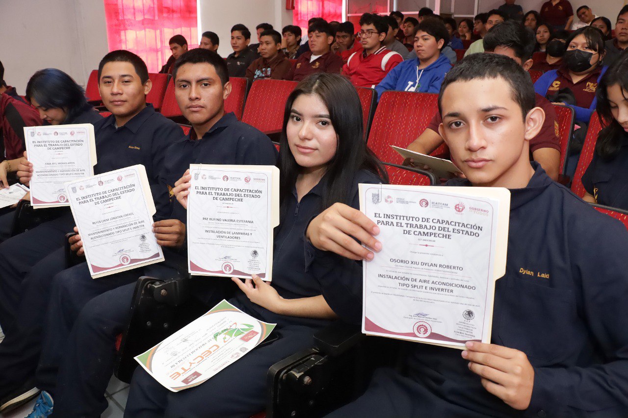 CECyTEC E ICATCAM CAPACITAN A JÓVENES PRÓXIMOS TÉCNICOS EN CONSTRUCCIÓN