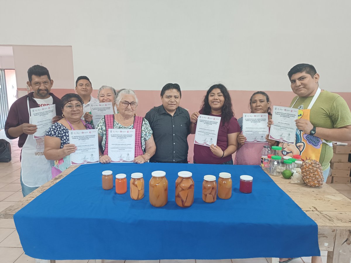 EL ICAT ACCIÓN MÓVIL TENABO ENTREGA CONSTANCIAS A ALUMNAS QUE FINALIZARON EL CURSO DE "ELABORACIÓN DE CONSERVAS DE FRUTAS Y HORTALIZAS" CORRESPONDIENTES AL MES DE FEBRERO