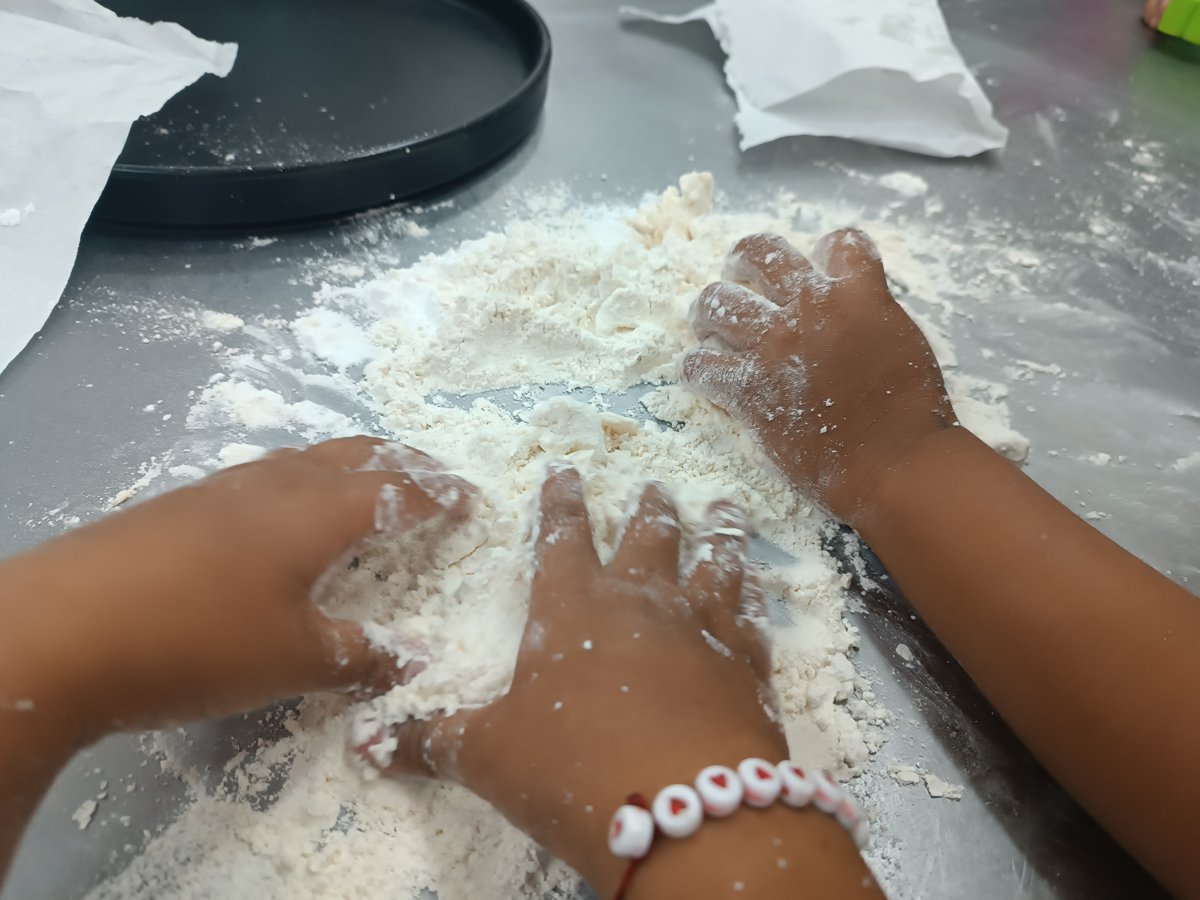 CLASE MUESTRA DE ELABORACIÓN Y DECORACIÓN DE GALLETAS PARA EL JARDÍN DE NIÑOS “JACINTO CANEK” DEL MUNICIPIO DE TENABO