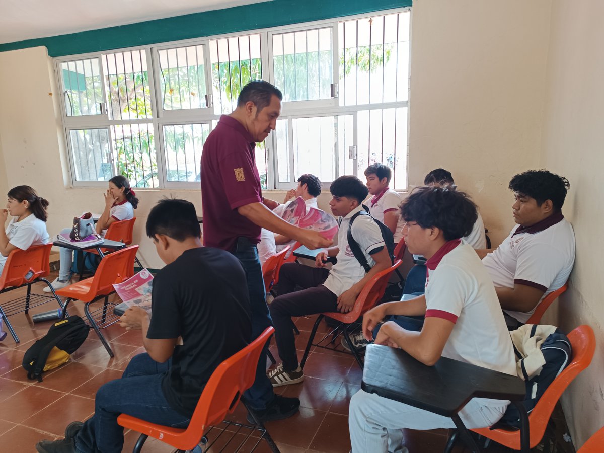 EL ICAT ACCIÓN MÓVIL TENABO VISITA EL COBACAM 07 PLANTEL TENABO PARA REALIZAR PROMOCIÓN Y DIFUSIÓN DE CURSOS