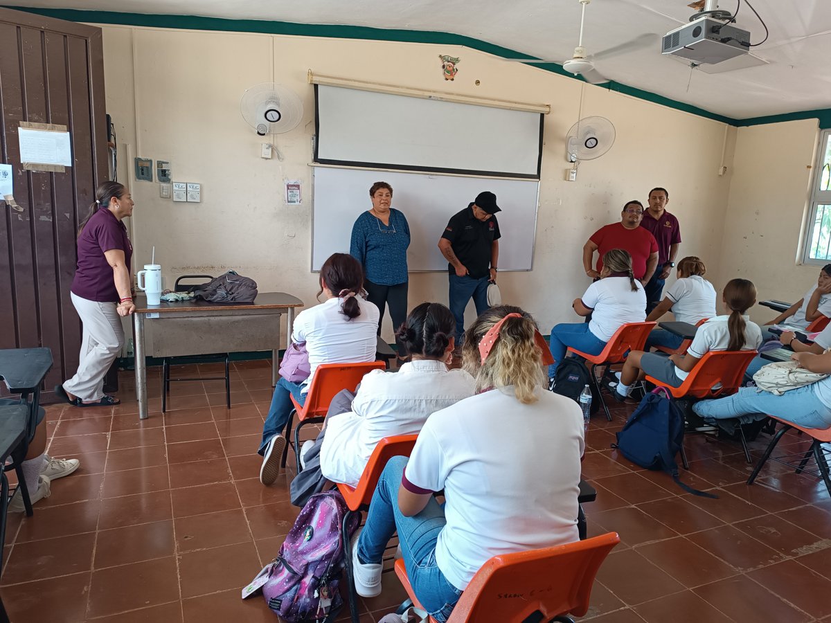 EL ICAT ACCIÓN MÓVIL TENABO VISITA EL COBACAM 07 PLANTEL TENABO PARA REALIZAR PROMOCIÓN Y DIFUSIÓN DE CURSOS