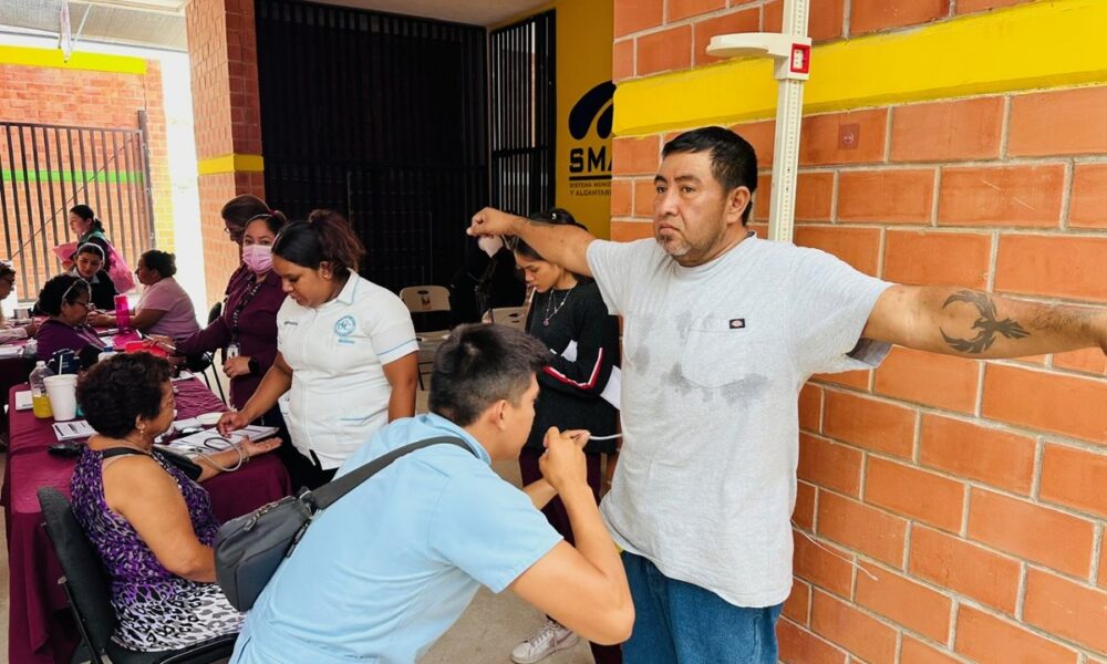 LLEGA SALUD EN TU BARRIO AL MERCADO DEL CHECHÉN EN CARMEN