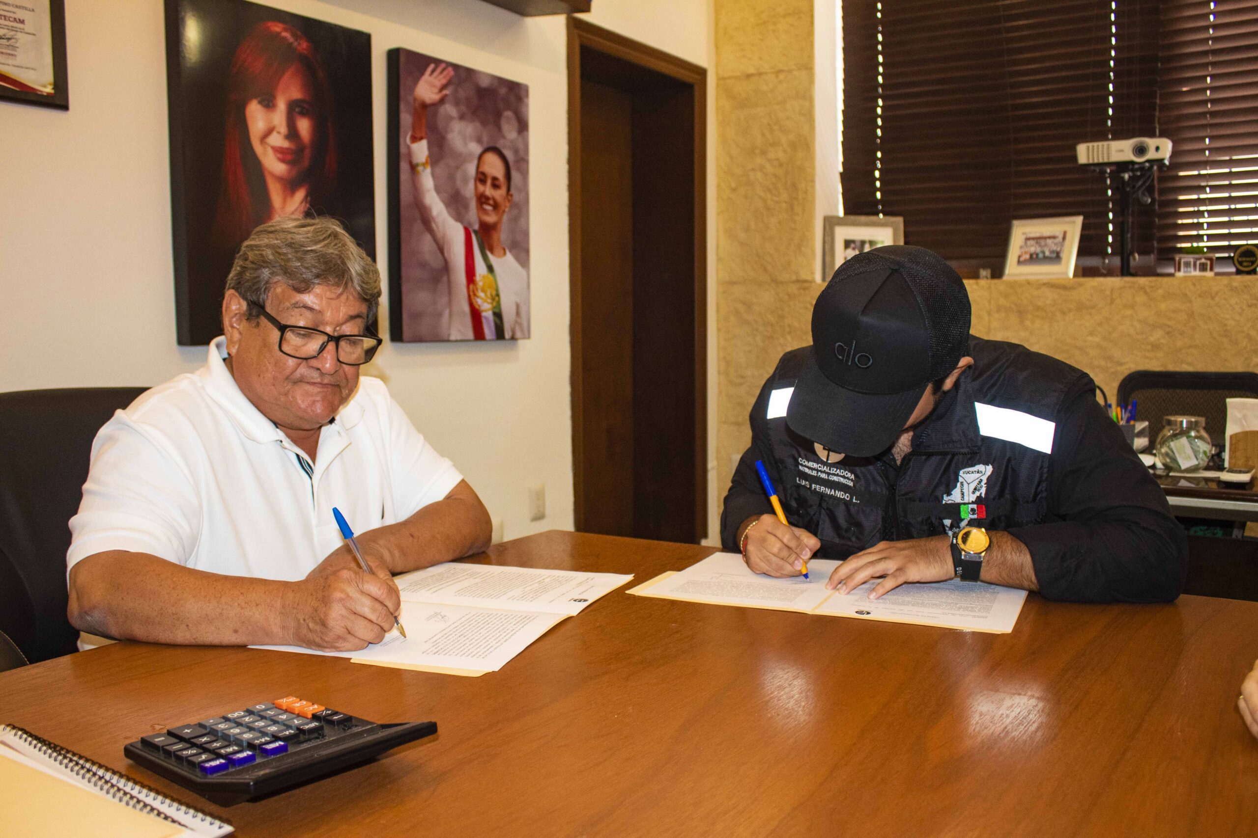 FIRMA DE CONVENIO ENTRE ISSSTECAM Y COMERCIALIZADORA LF