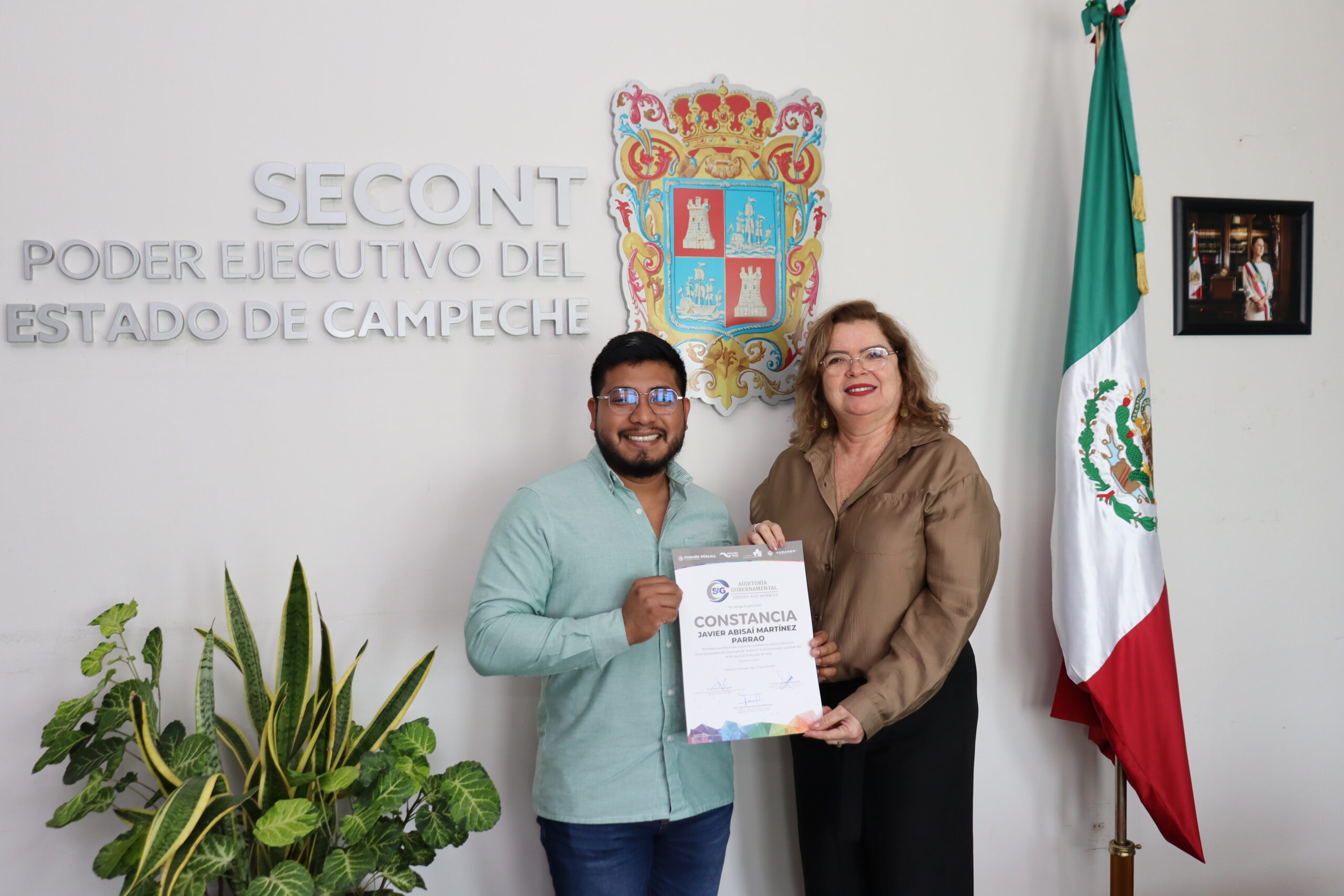 ENTREGAN CONSTANCIAS DEL SEMINARIO DE AUDITORÍA GUBERNAMENTAL