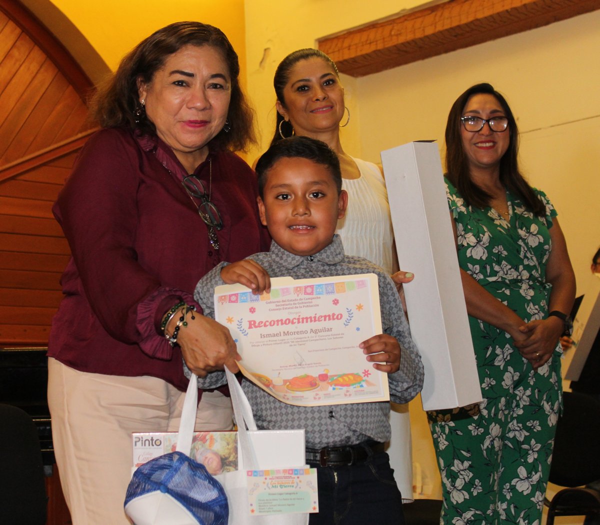 PREMIAN A GANADORES DEL TERCER CONCURSO ESTATAL DE DIBUJO Y PINTURA INFANTIL “MI IDENTIDAD CAMPECHANA, LOS SABORES DE MI TIERRA”