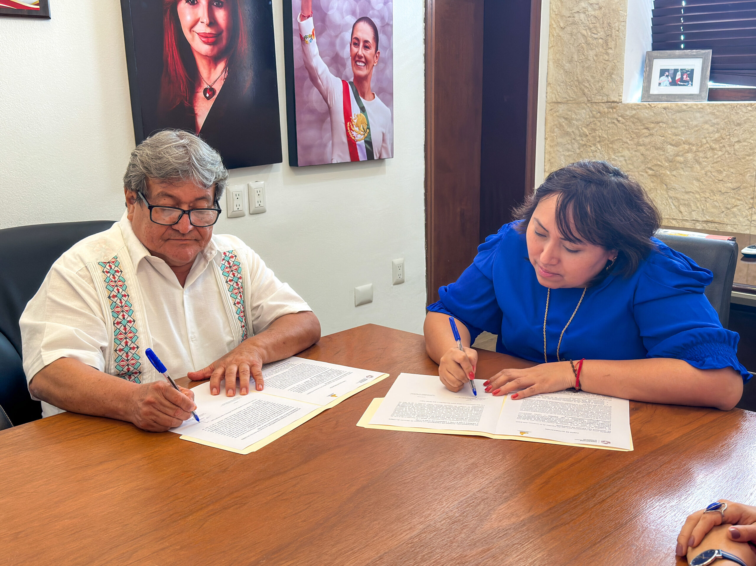 FIRMA DE CONVENIO ENTRE ISSSTECAM Y COLEGIO DE NOTARIOS DE CAMPECHE