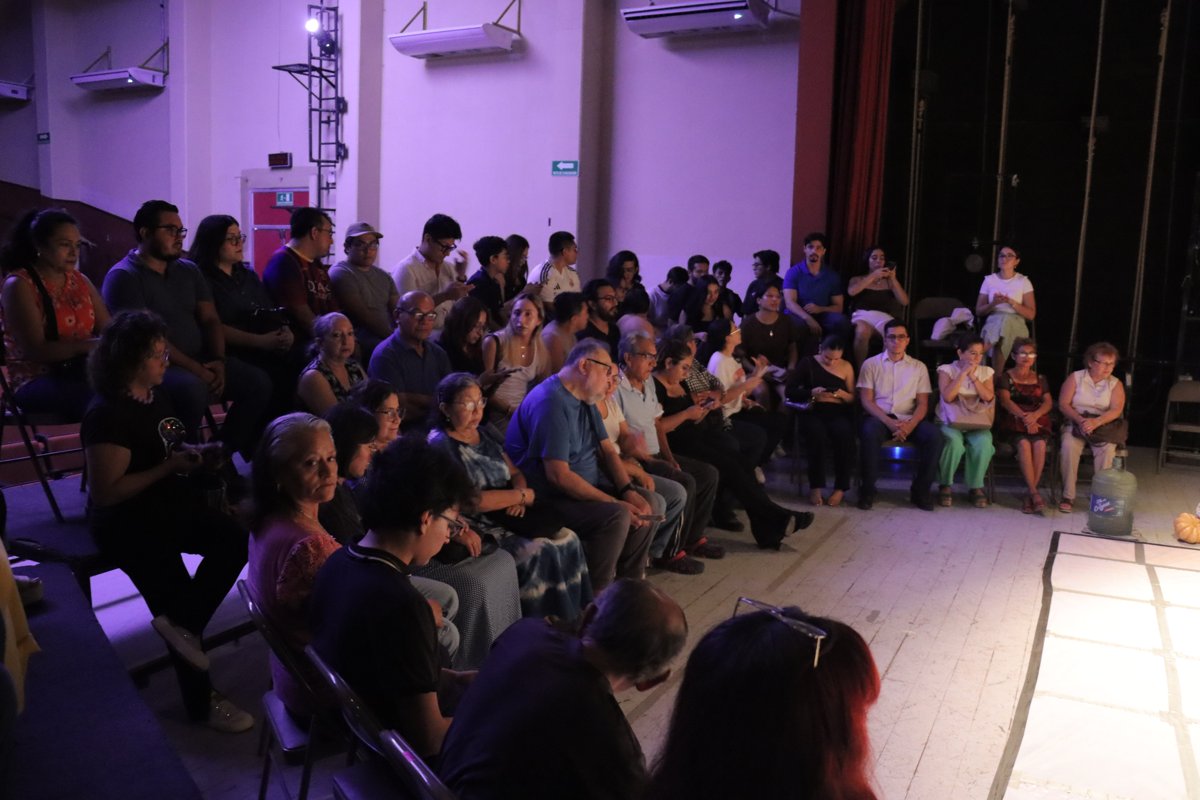 "Y SI LOS RECUERDOS MIENTEN" CAUTIVA AL PÚBLICO EN LA BIBLIOTECA CAMPECHE