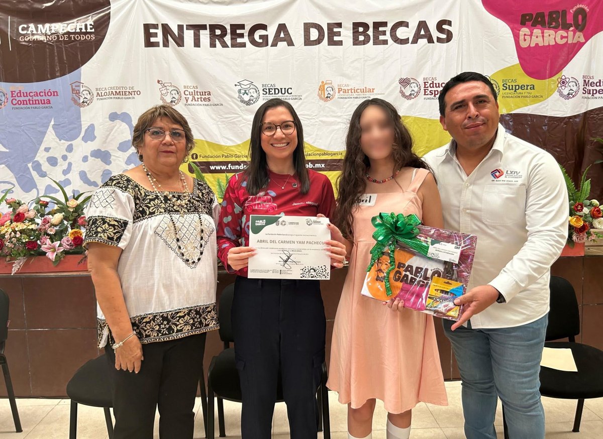 ENTREGA DE BECAS EN SEYBAPLAYA REAFIRMA EL COMPROMISO CON LA EDUCACIÓN DE LAS Y LOS CAMPECHANOS