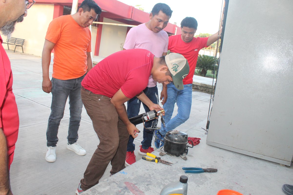 APERTURA DE LA RUTA DE APRENDIZAJE EN AUXILIAR TÉCNICO EN AIRE ACONDICIONADO RESIDENCIAL DEL ICAT PLANTEL CANDELARIA