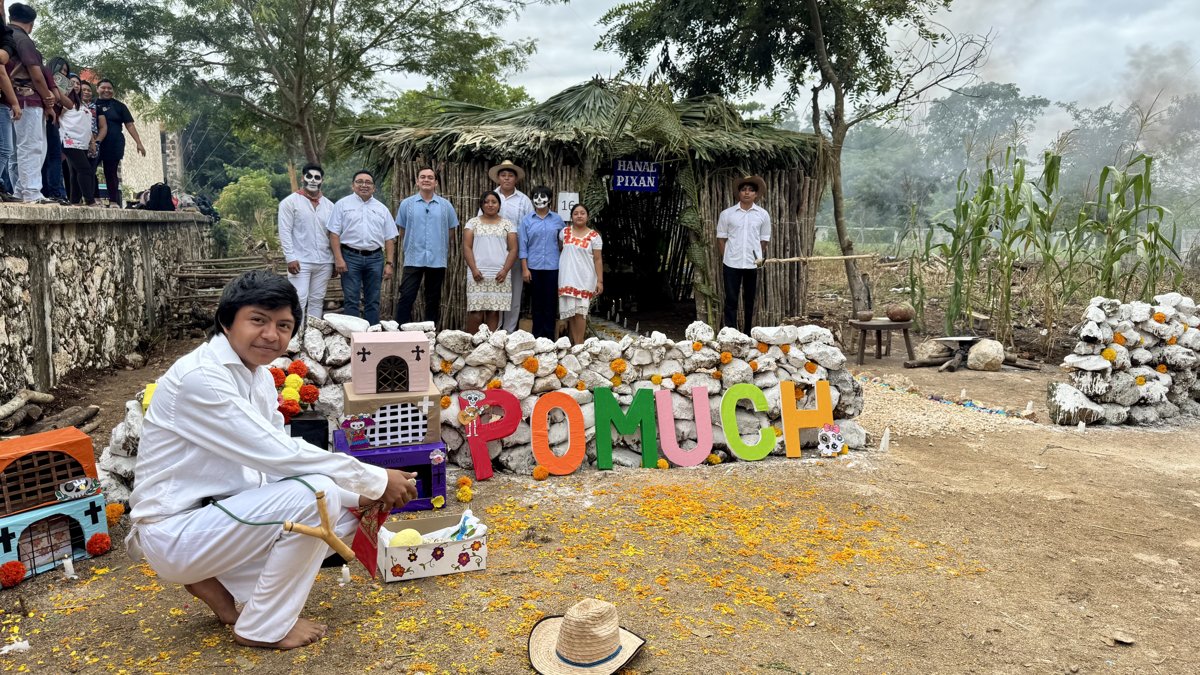 PRESERVAN TRADICIONES ALUMNAS Y ALUMNOS DEL PLANTEL POMUCH