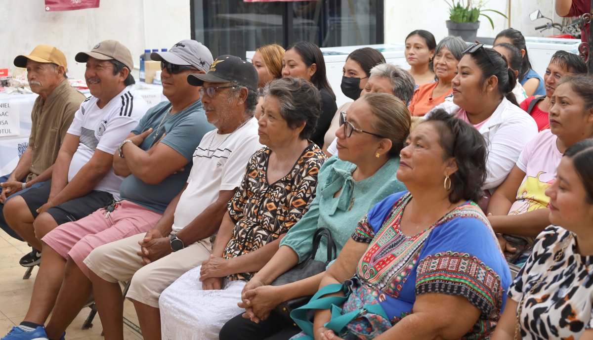INPESCA ENTREGA APOYOS A MUJERES TRANSFORMADORAS Y PESCADORES