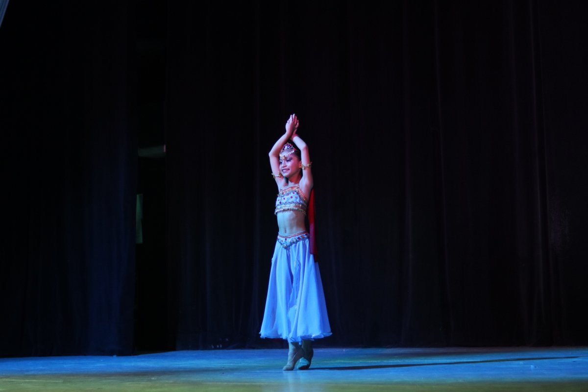 EXITOSA CLAUSURA SEMESTRAL DE TALLERES DE DANZA EN EL CENTRO CULTURAL "EL CLAUSTRO"