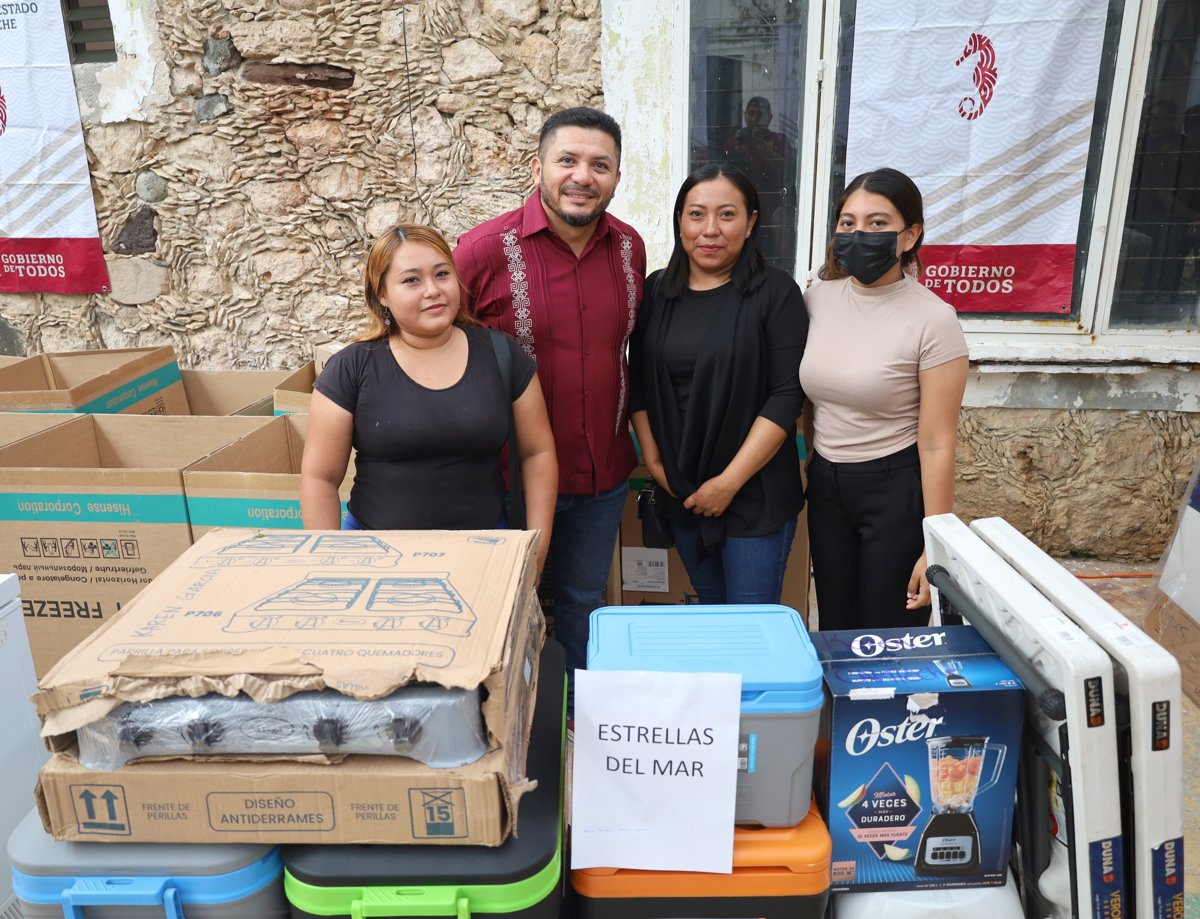 INPESCA ENTREGA APOYOS A MUJERES TRANSFORMADORAS Y PESCADORES