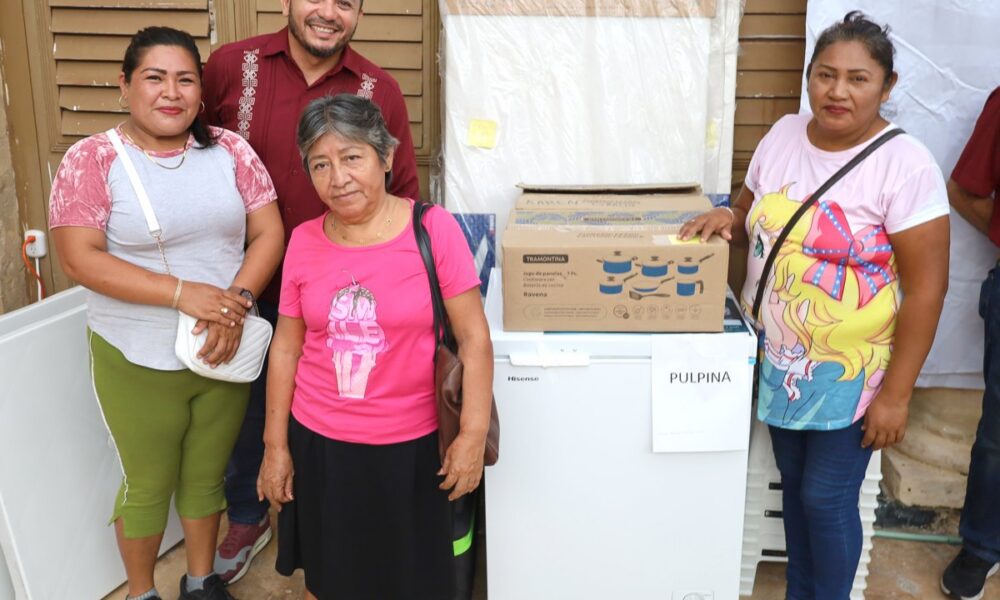 INPESCA ENTREGA APOYOS A MUJERES TRANSFORMADORAS Y PESCADORES