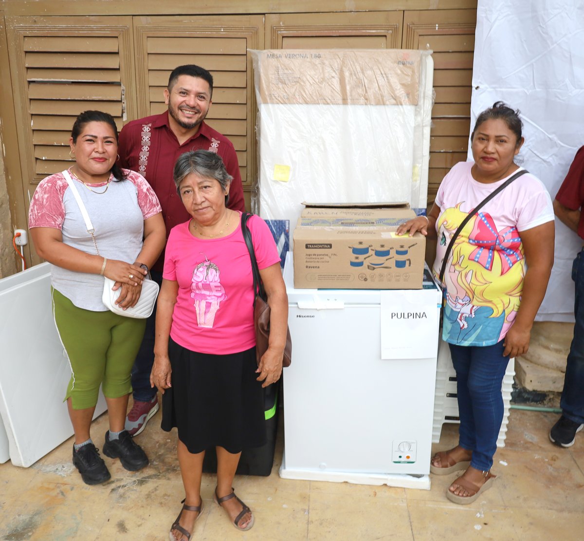 INPESCA ENTREGA APOYOS A MUJERES TRANSFORMADORAS Y PESCADORES