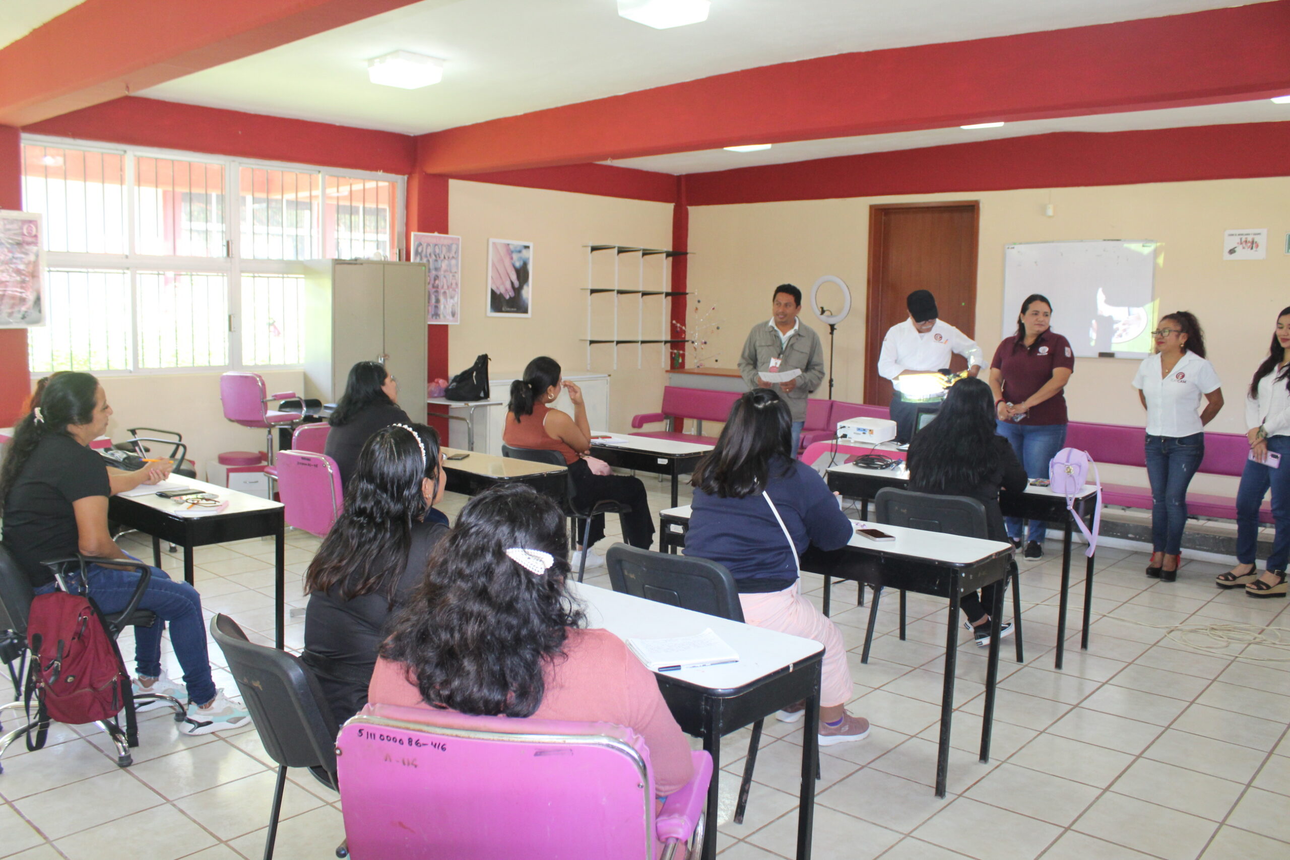 APERTURA DE LOS CURSOS "RUTAS DE APRENDIZAJE" EN ESTILISMO EN EL ICAT PLANTEL CANDELARIA