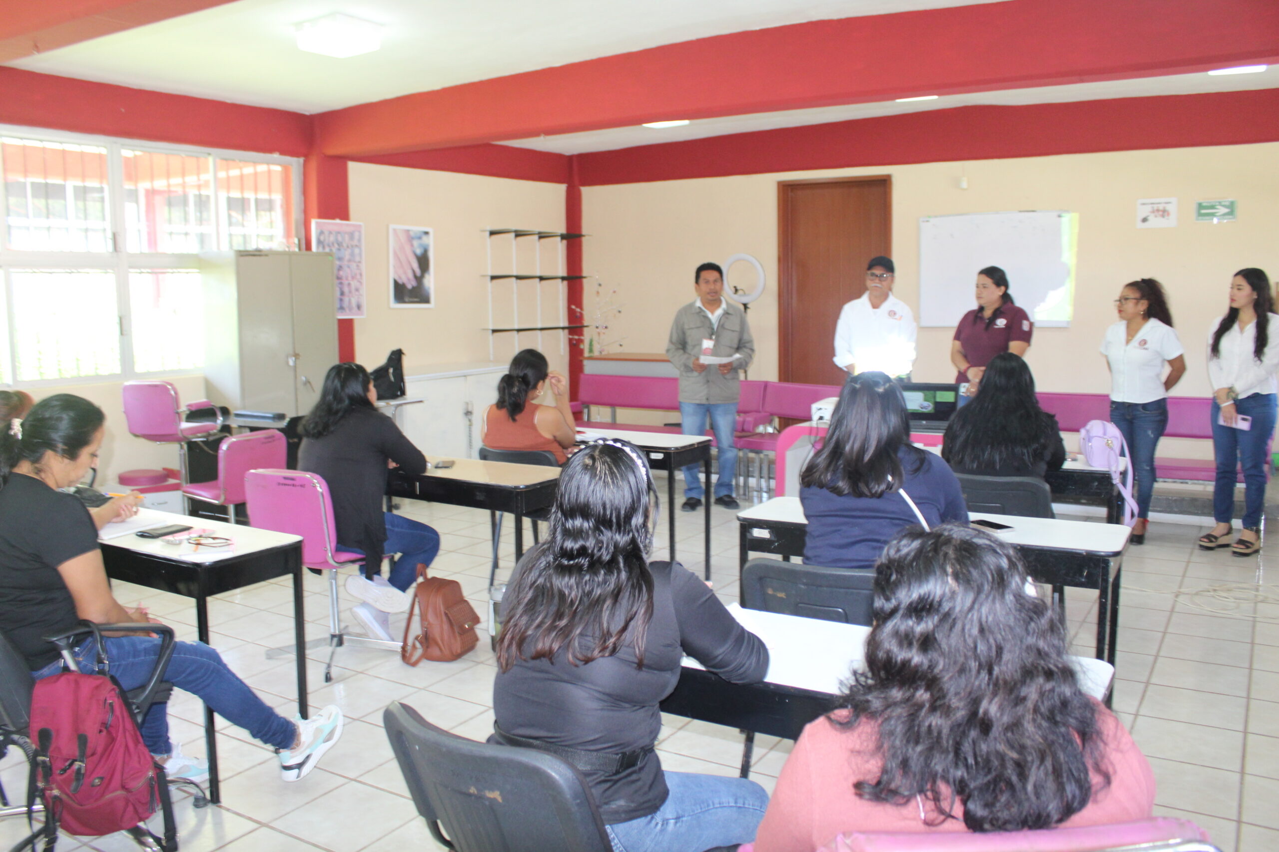 APERTURA DE LOS CURSOS "RUTAS DE APRENDIZAJE" EN ESTILISMO EN EL ICAT PLANTEL CANDELARIA