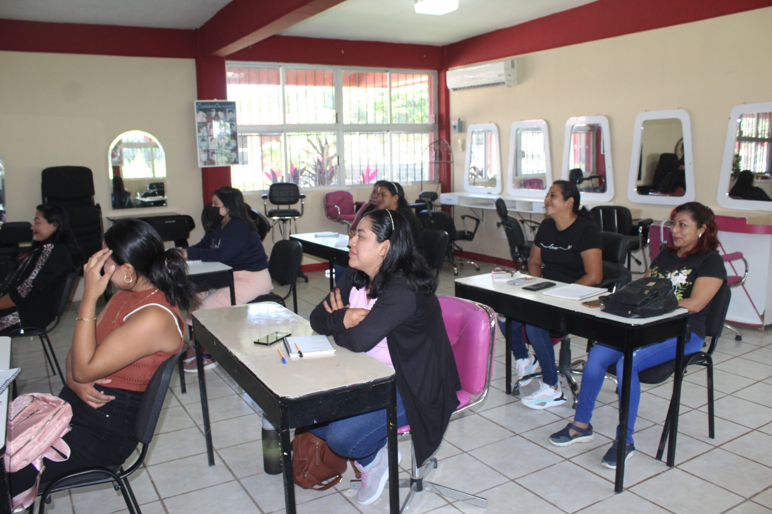 APERTURA DE LOS CURSOS "RUTAS DE APRENDIZAJE" EN ESTILISMO EN EL ICAT PLANTEL CANDELARIA