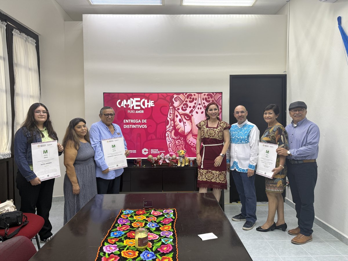 ENTREGAN DISTINTIVOS DE CALIDAD A PRESTADORES DE SERVICIOS TURÍSTICOS DE CAMPECHE