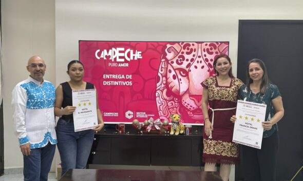 ENTREGAN DISTINTIVOS DE CALIDAD A PRESTADORES DE SERVICIOS TURÍSTICOS DE CAMPECHE