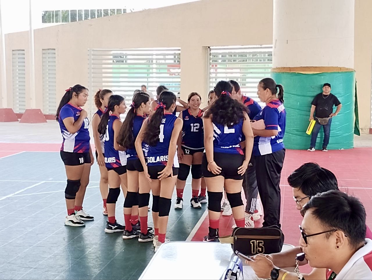 CAMPECHE Y CARMEN DIVIDEN PASES AL MACRO DE VOLEIBOL DE SALA