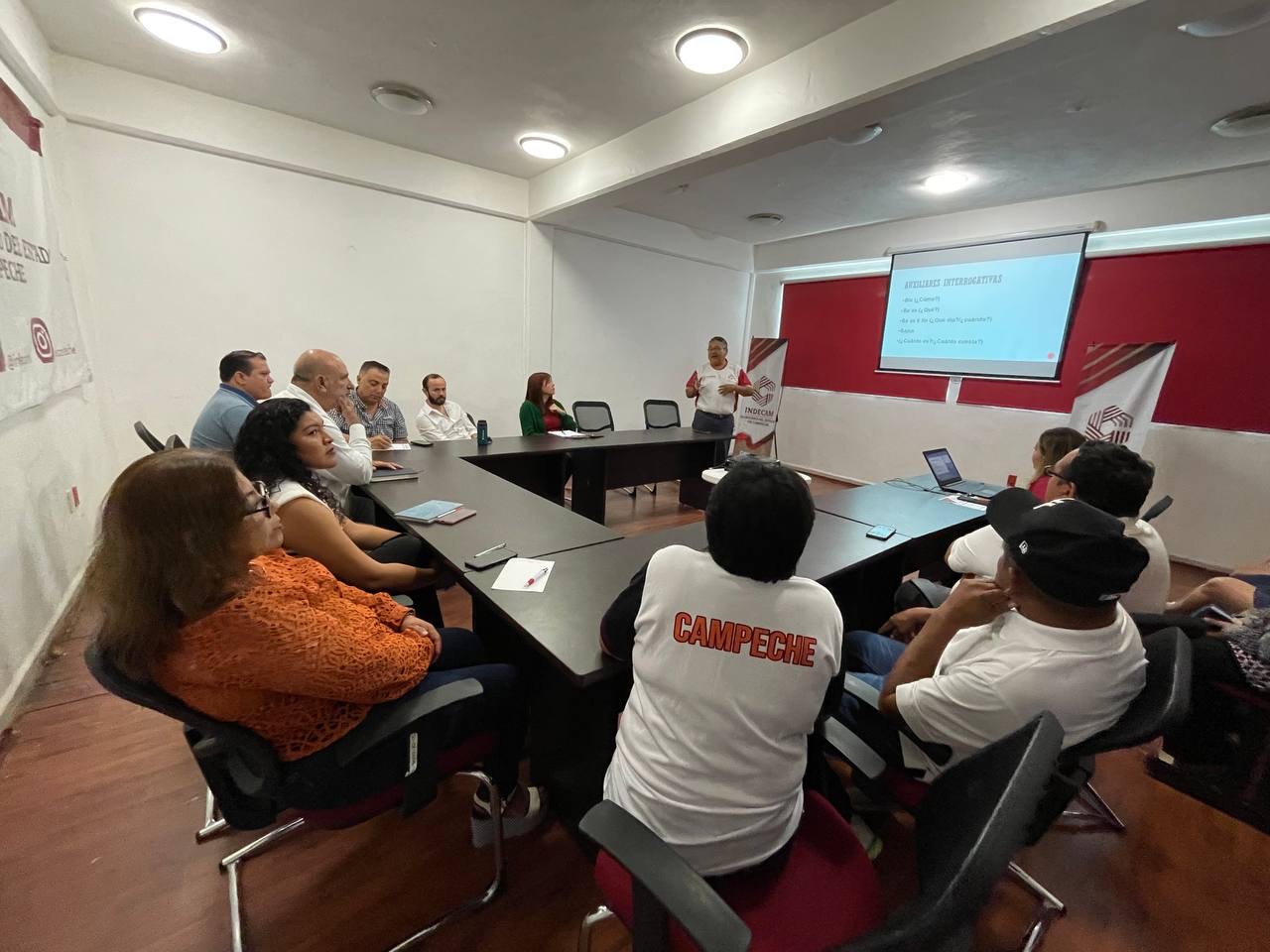 CON UNA CLASE DE MAYA TERMINA PROGRAMA DE CAPACITACIÓN EN EL INDECAM