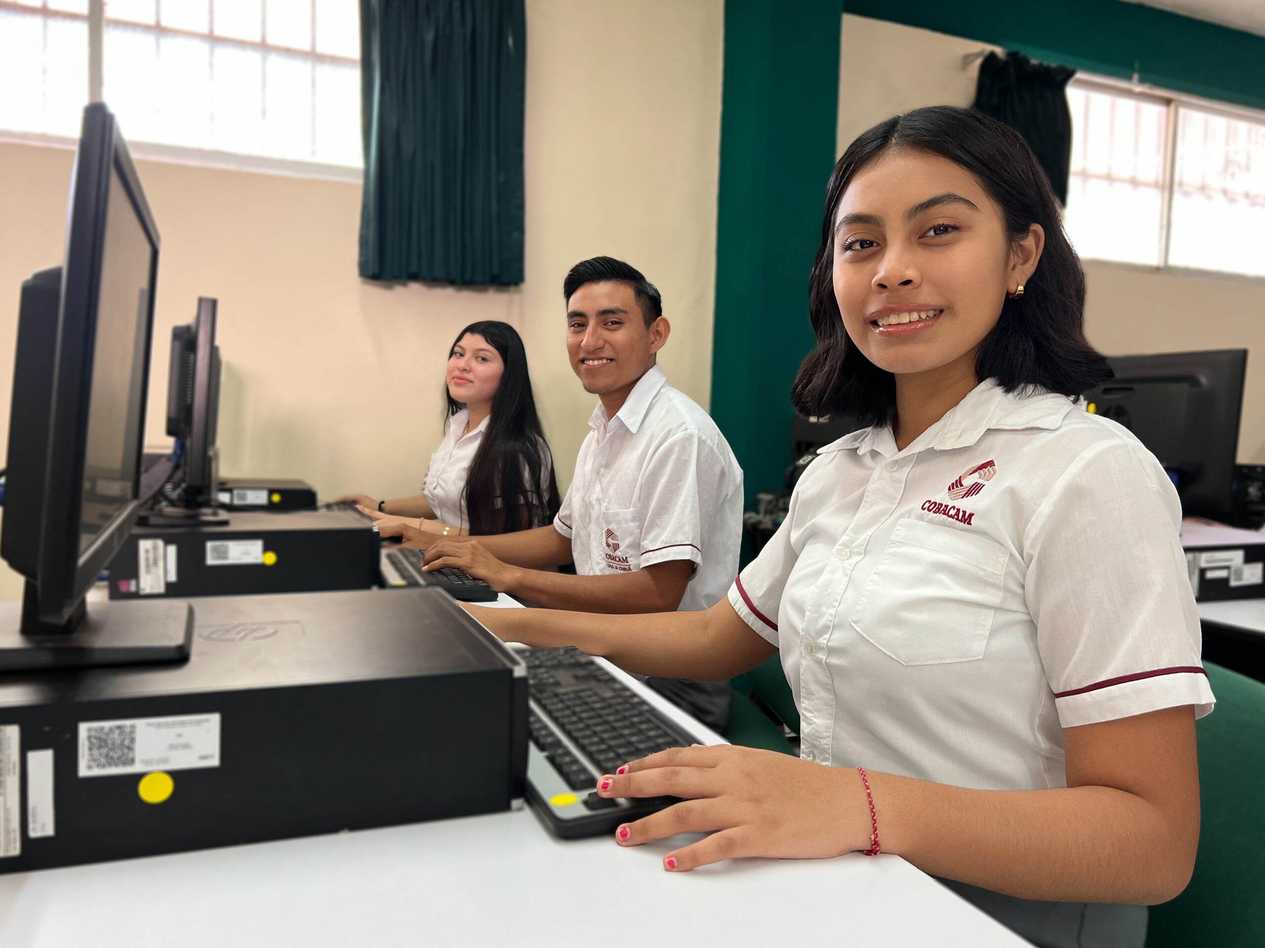 22 ESCUELAS DEL COBACAM CUENTAN CON INTERNET DEL JAGUAR