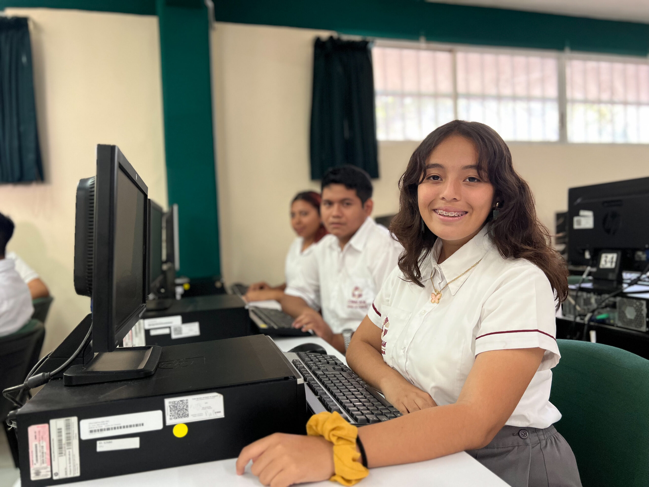 22 ESCUELAS DEL COBACAM CUENTAN CON INTERNET DEL JAGUAR