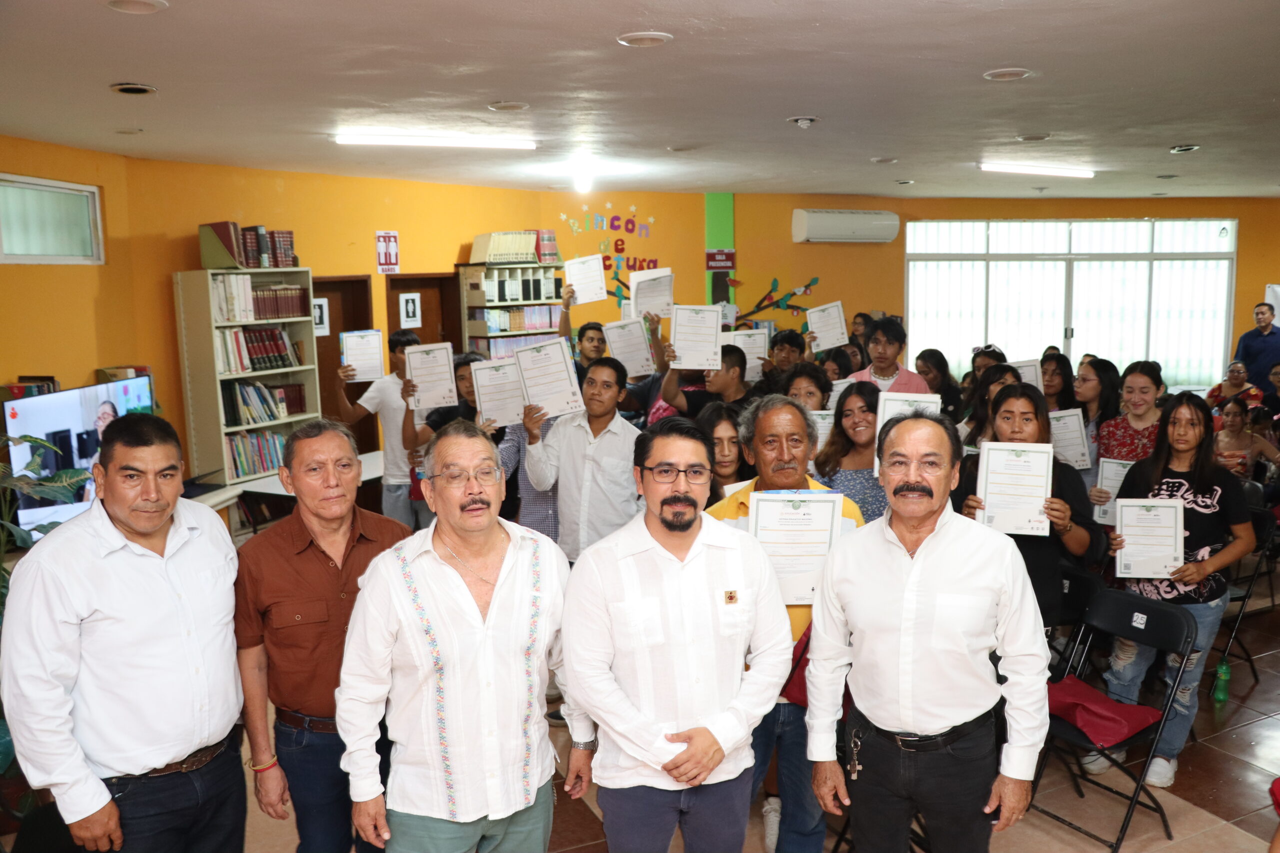 IEEA REALIZA ENTREGA MASIVA DE CERTIFICADOS DE ALFABETIZACIÓN Y EDUCACIÓN BÁSICA
