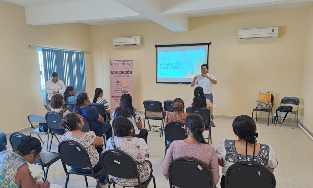 BANCAMPECHE IMPARTE TALLERES A EMPRESARIAS Y EMPRENDEDORAS DE ESCÁRCEGA