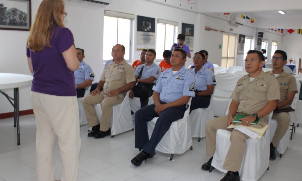 IMEC IMPARTE EL TALLER “TEJIENDO VALORES FAMILIARES” A PERSONAL DE LA REGIÓN NAVAL