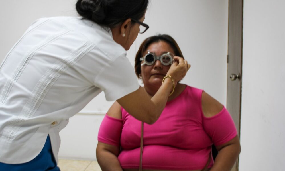 IMEC Y LA ASOCIACIÓN CIVIL MANO A MANO A.C., CONTINÚAN BENEFICIANDO A MÁS MUJERES CON LA CAMPAÑA “SALUD VISUAL PARA TODAS”