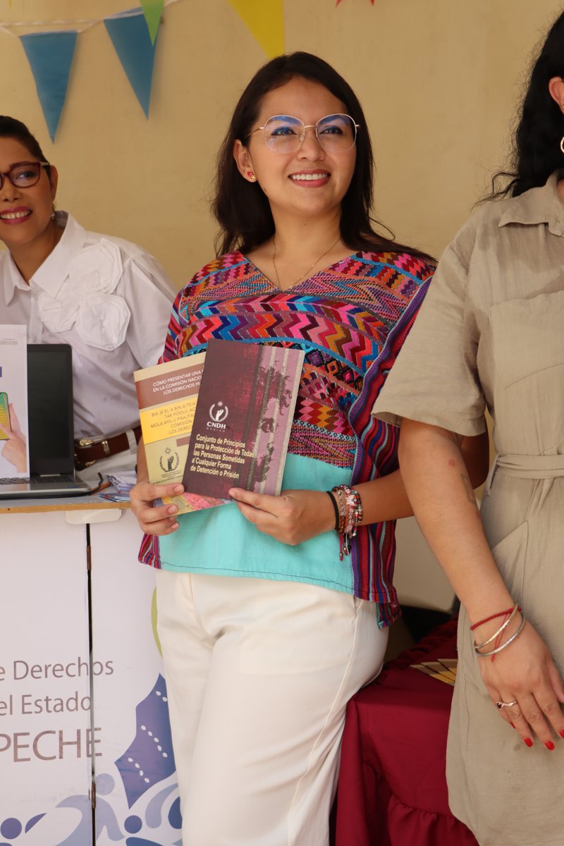 INAUGURAN LA 1ª FERIA DEL LIBRO Y ARTE INCLUSIVA EN EL INSTITUTO CAMPECHANO