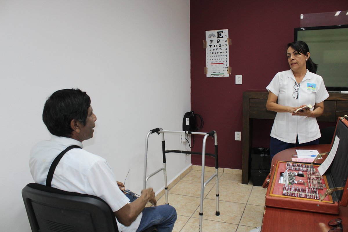 IMEC Y LA ASOCIACIÓN CIVIL MANO A MANO A.C., BENEFICIAN A MUJERES EN LA CAMPAÑA “SALUD VISUAL PARA TODAS”