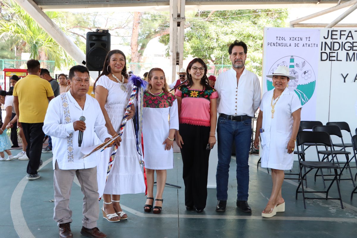 MUJERES QUE GUÍAN CON FUERZA: RECIBEN EL BASTÓN DE MANDO INDÍGENA