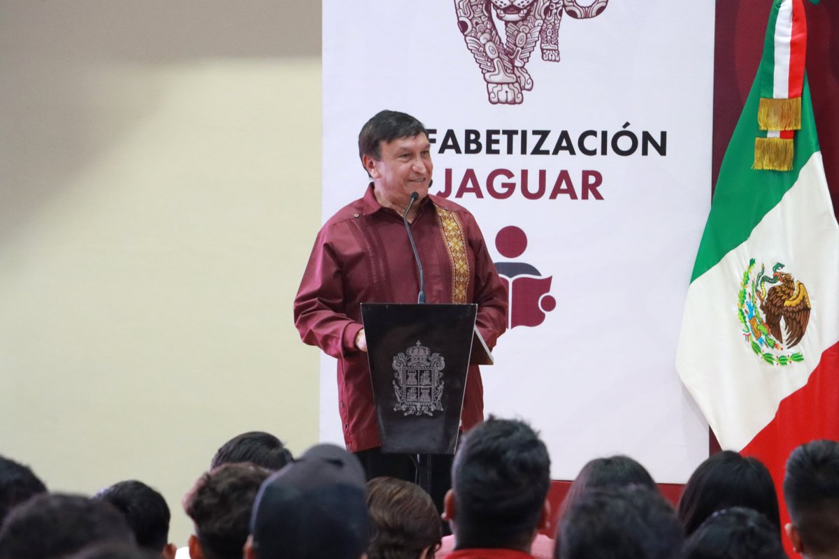 FIRMA GOBIERNO DE CAMPECHE CONVENIO CON INEA POR LA ALFABETIZACIÓN DEL ESTADO
