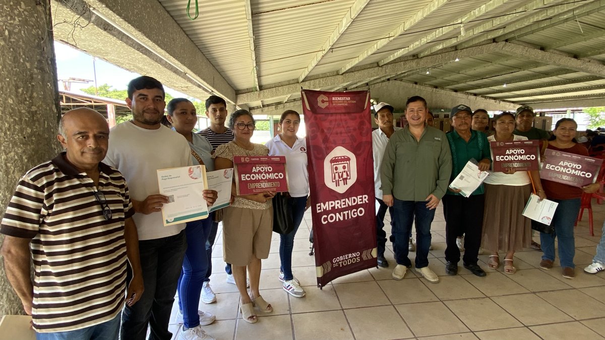 SECRETARÍA DE BIENESTAR ENTREGA APOYOS ECONÓMICOS A ALUMNOS DE EMPRENDIMIENTO DEL ICAT ACCIÓN MÓVIL PALIZADA