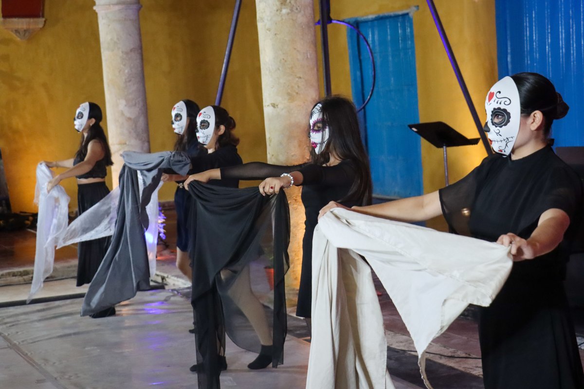 EL CENTRO CULTURAL "EL CLAUSTRO" CELEBRÓ EL FESTIVAL DE LA VIDA Y LA MUERTE