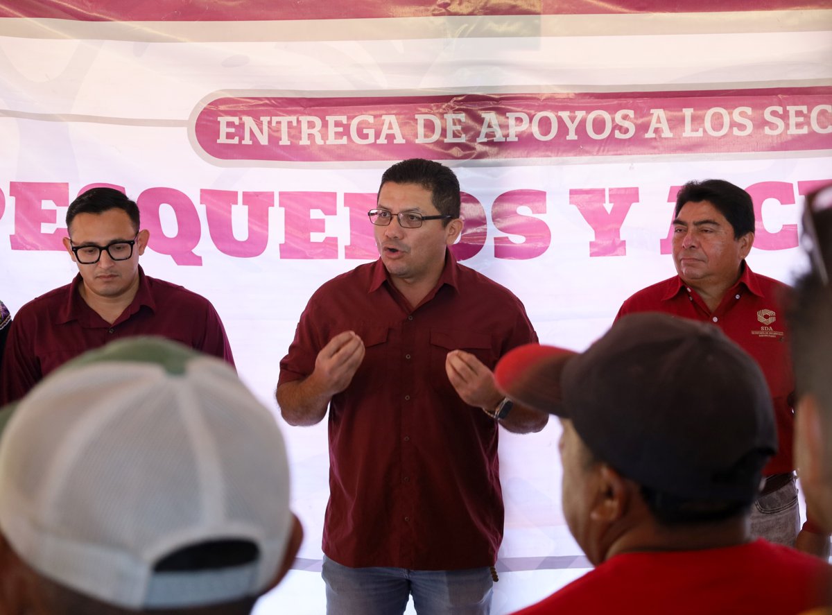 ENTREGA DE APOYOS A PESCADORES EN LERMA