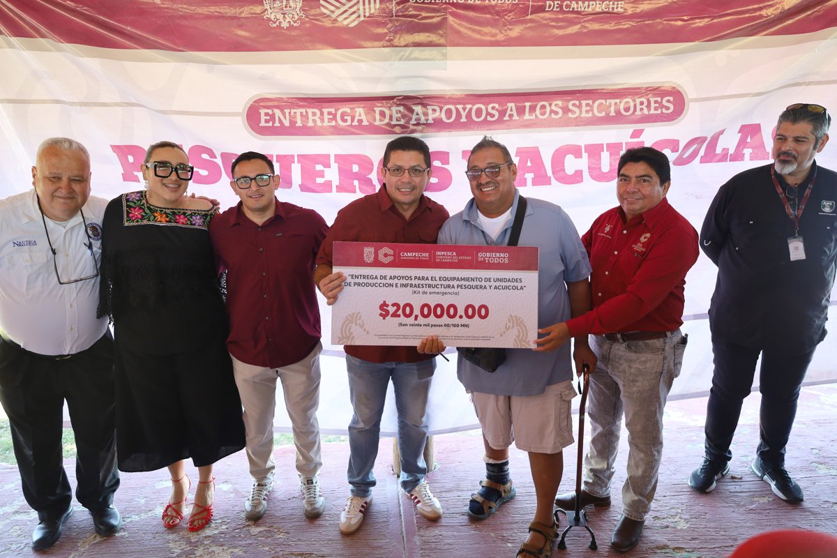 ENTREGA DE APOYOS A PESCADORES EN LERMA